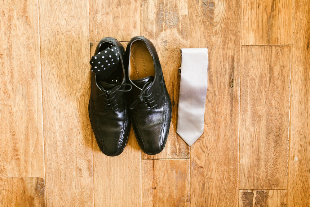 grooms shoes and tie at indiana wesleyan fairmount campground wedding